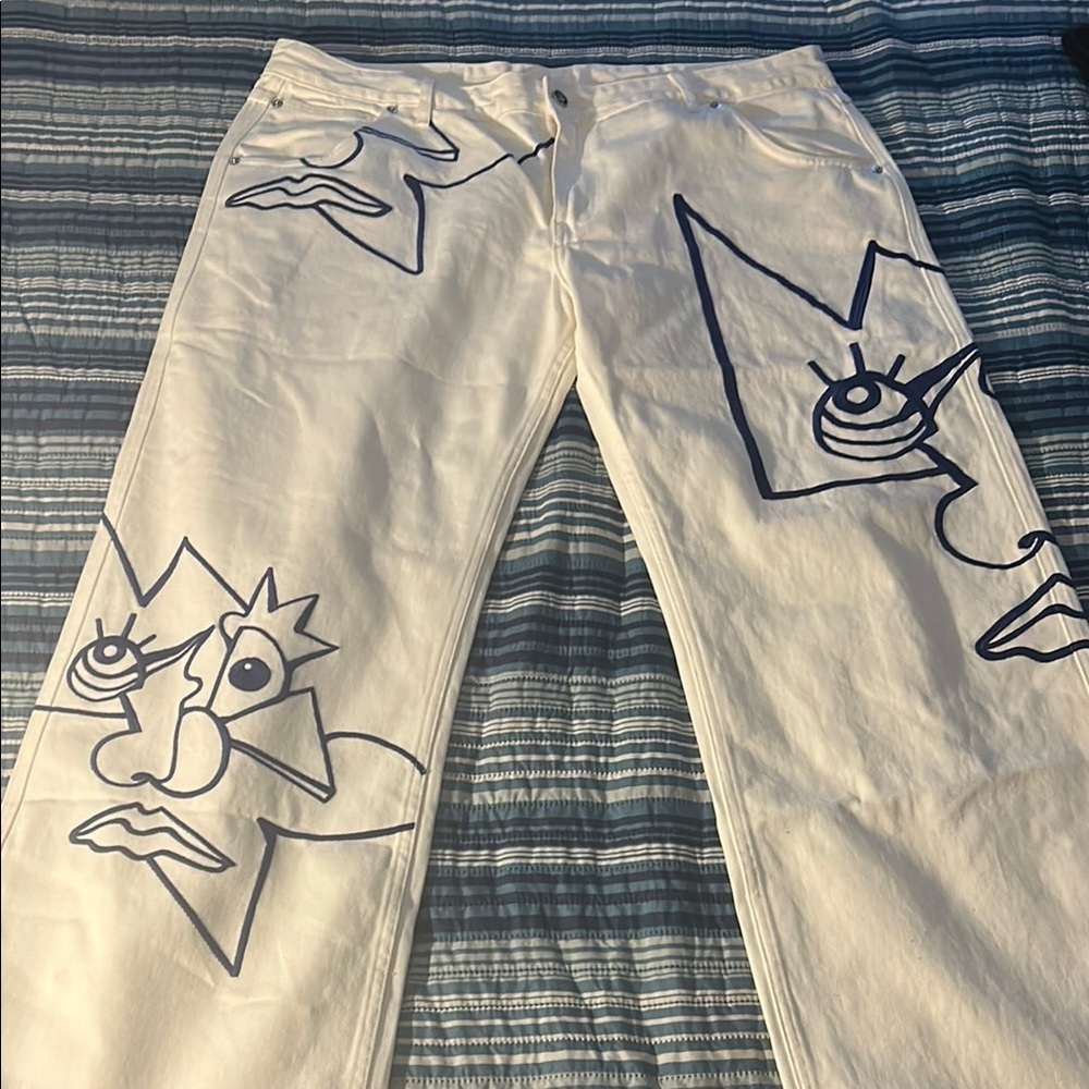 Fewo White Bootcut Jeans with embroidered Blue Graphic Design